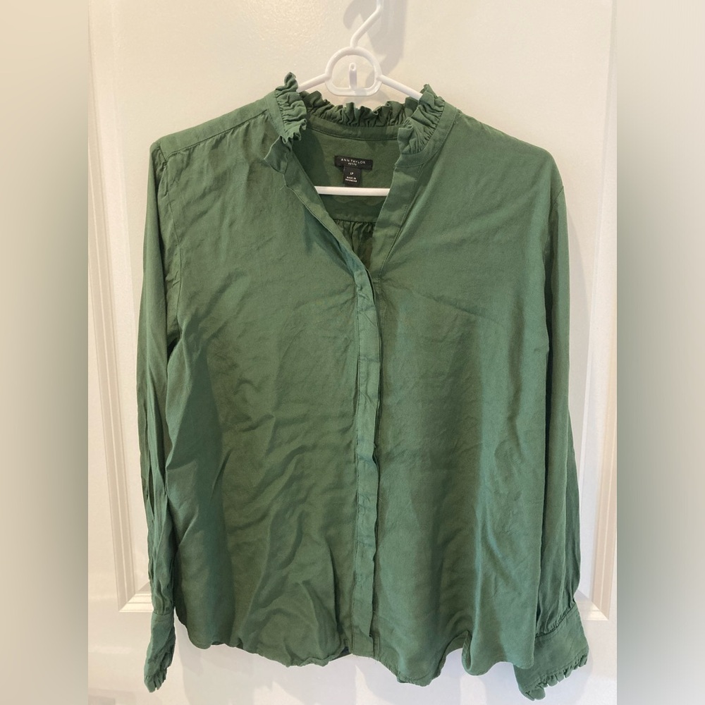 Ann Taylor Top - Women’s Large Petite